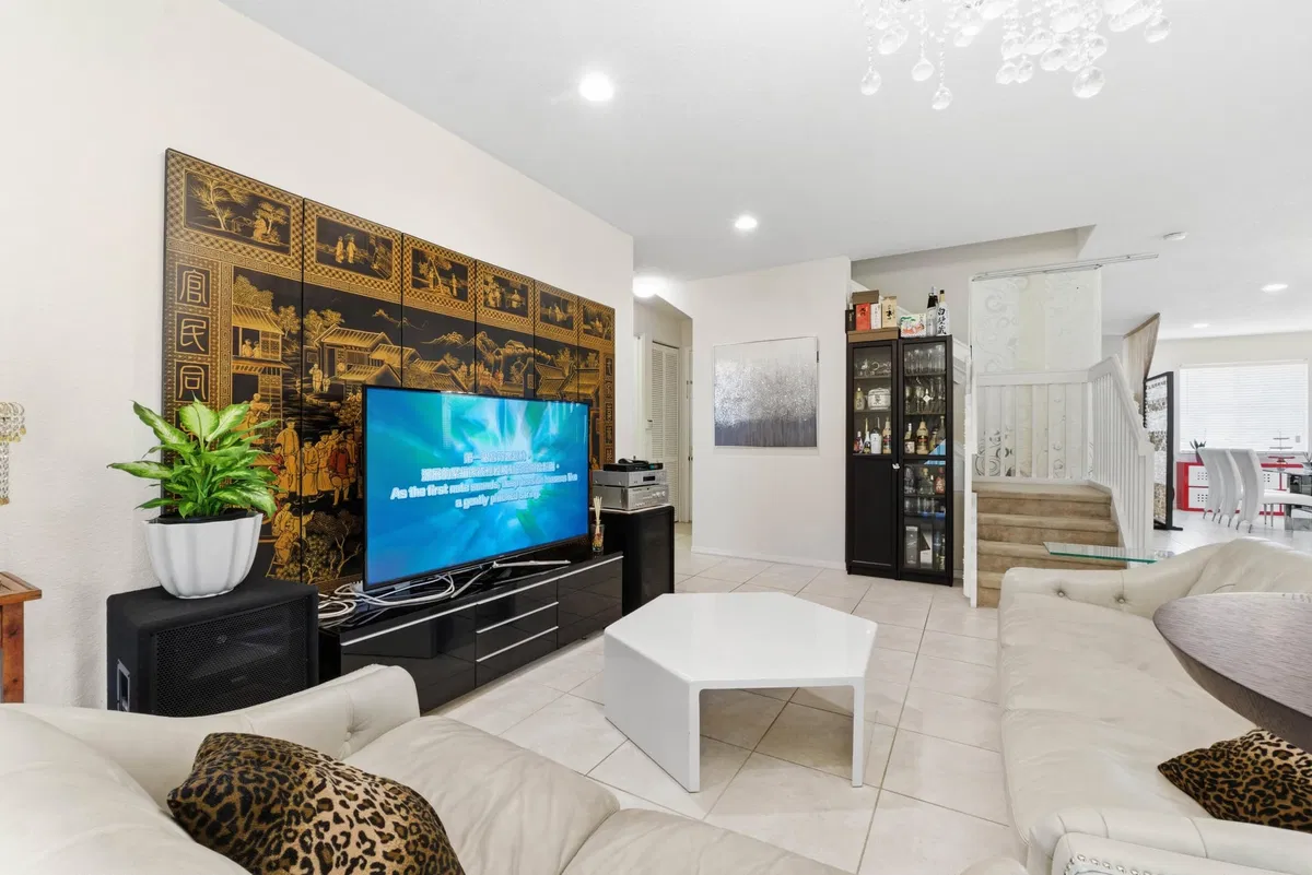 Residence photo 16