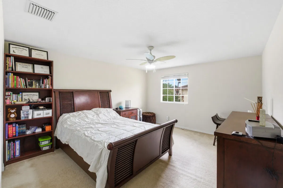 Residence photo 22