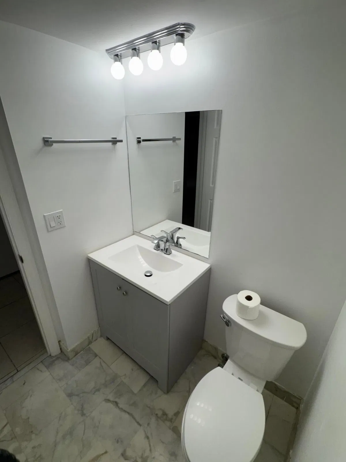 Unit 312 photo 7