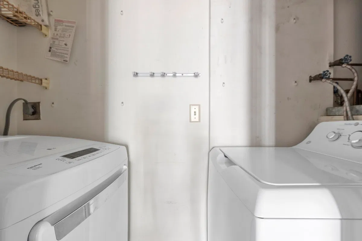Unit 312 photo 22