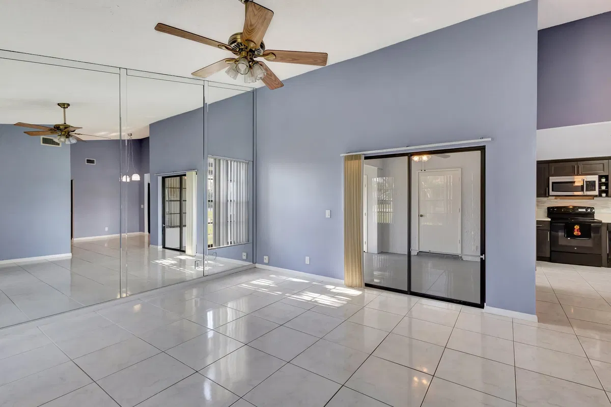 Residence photo 4