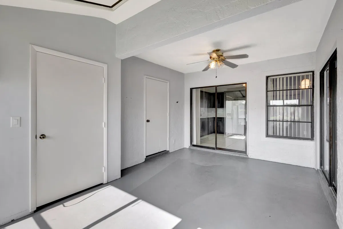Residence photo 28
