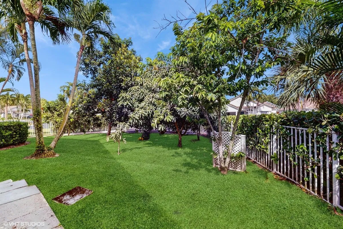 Residence photo 25