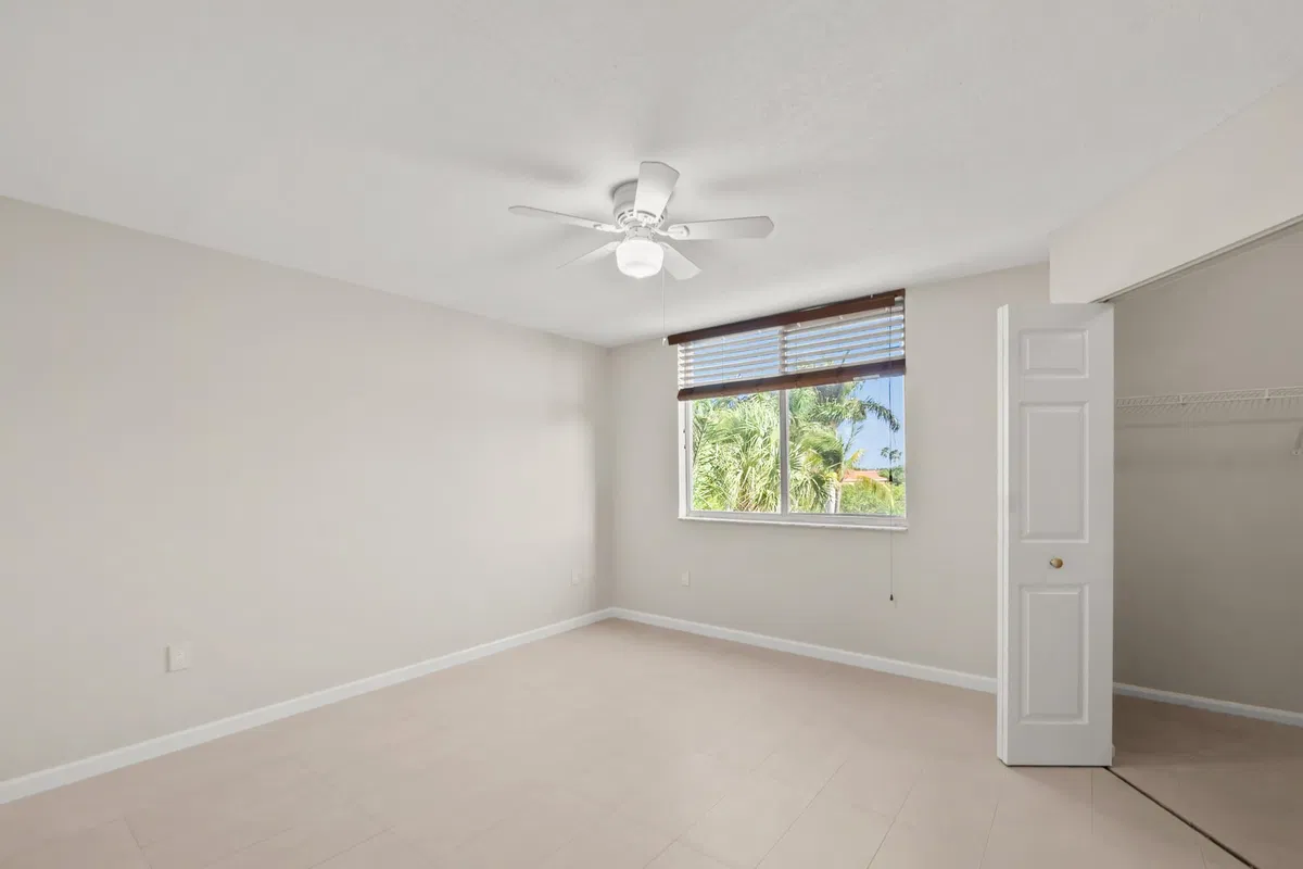  Unit 403 photo 13