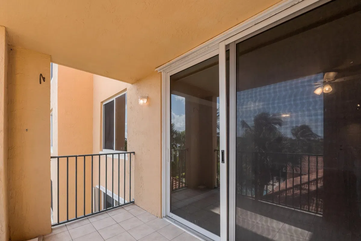  Unit 403 photo 22