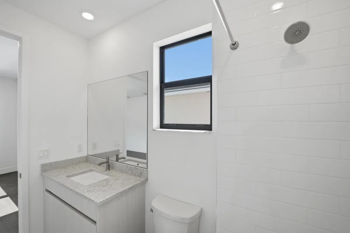 Whitmore Estates Residence photo 40