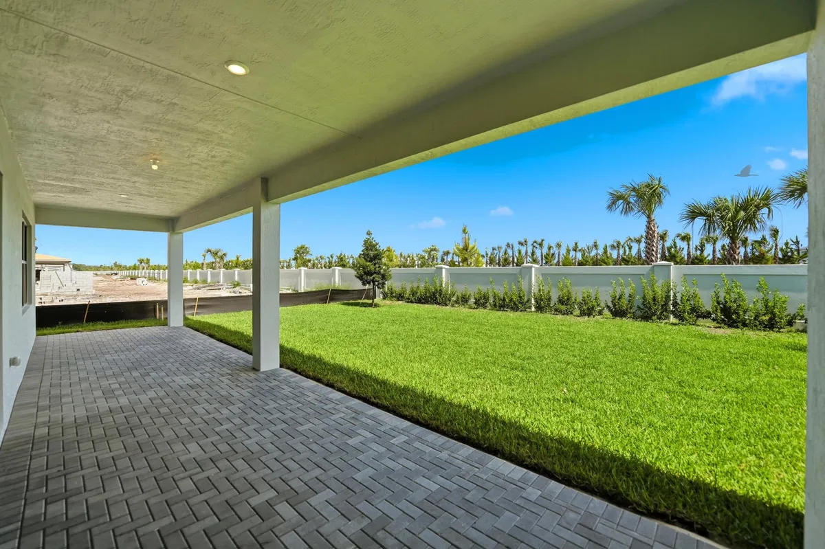 Whitmore Estates Residence photo 46