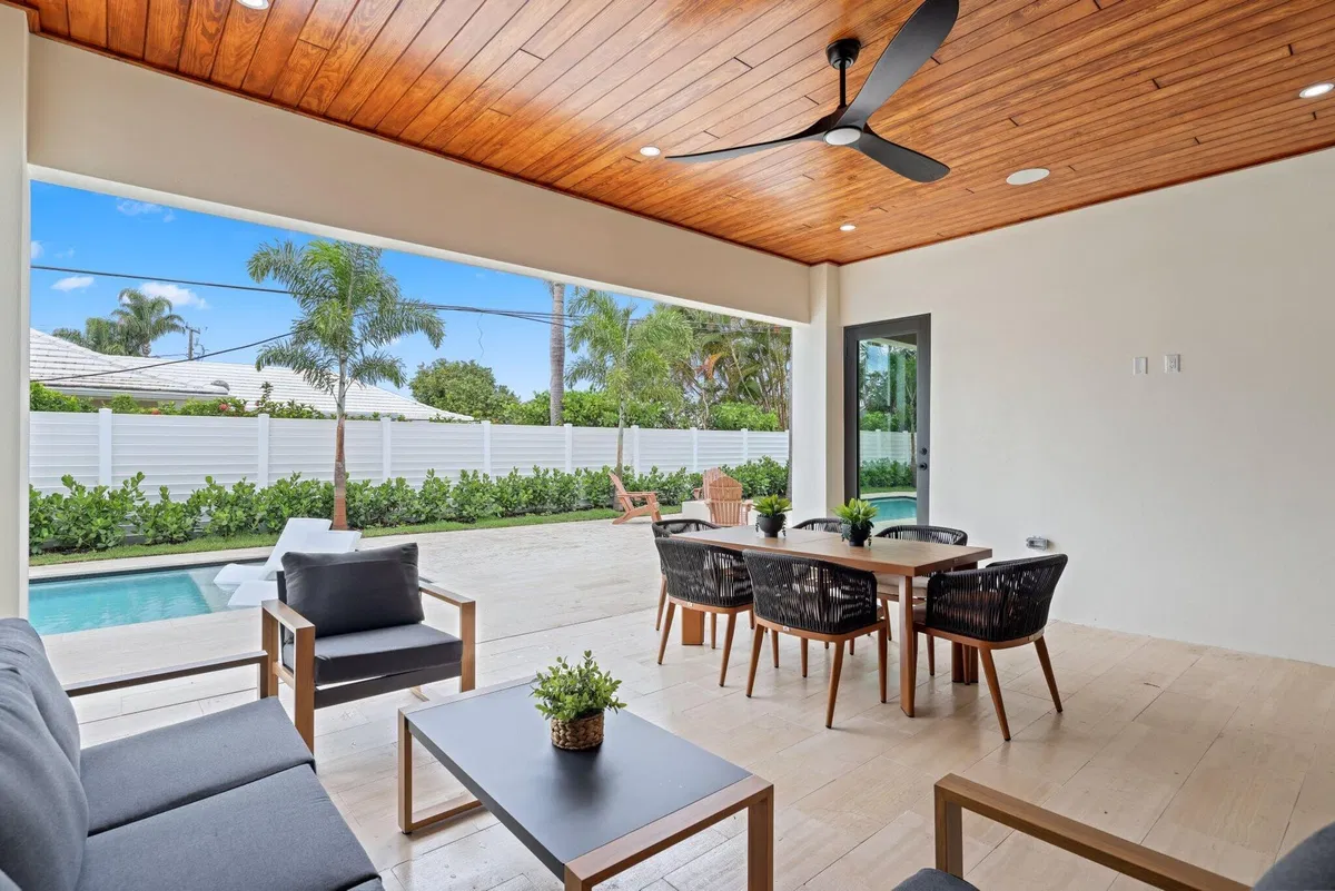 Palm Beach Isles Residence photo 16