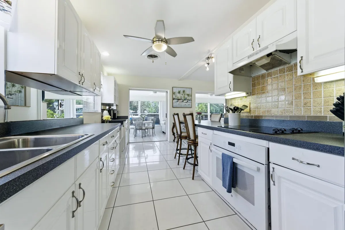 Residence photo 16