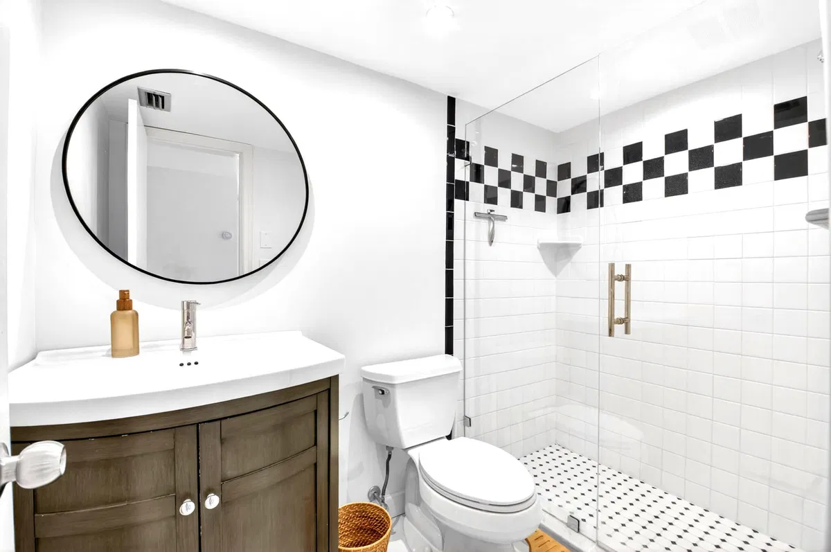The Hamlet Unit 204-d photo 13