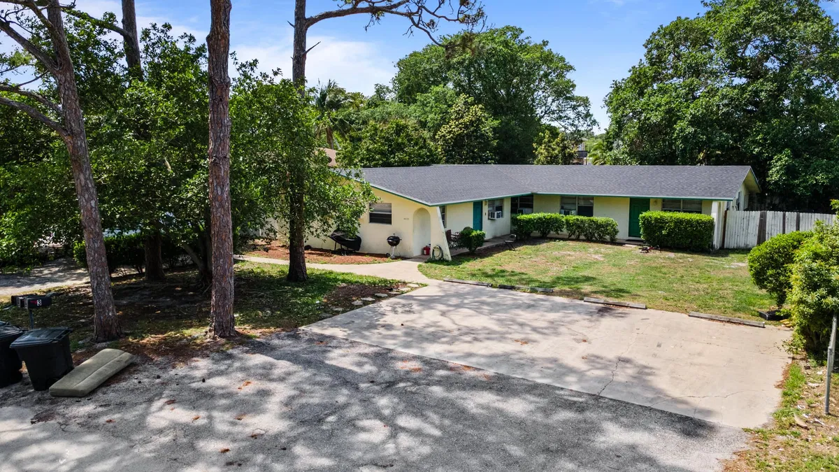  Residence photo 16