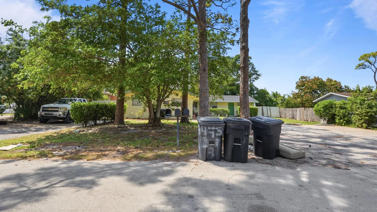  Residence photo 19