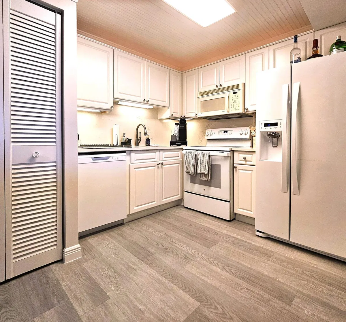 Unit 215 photo 10