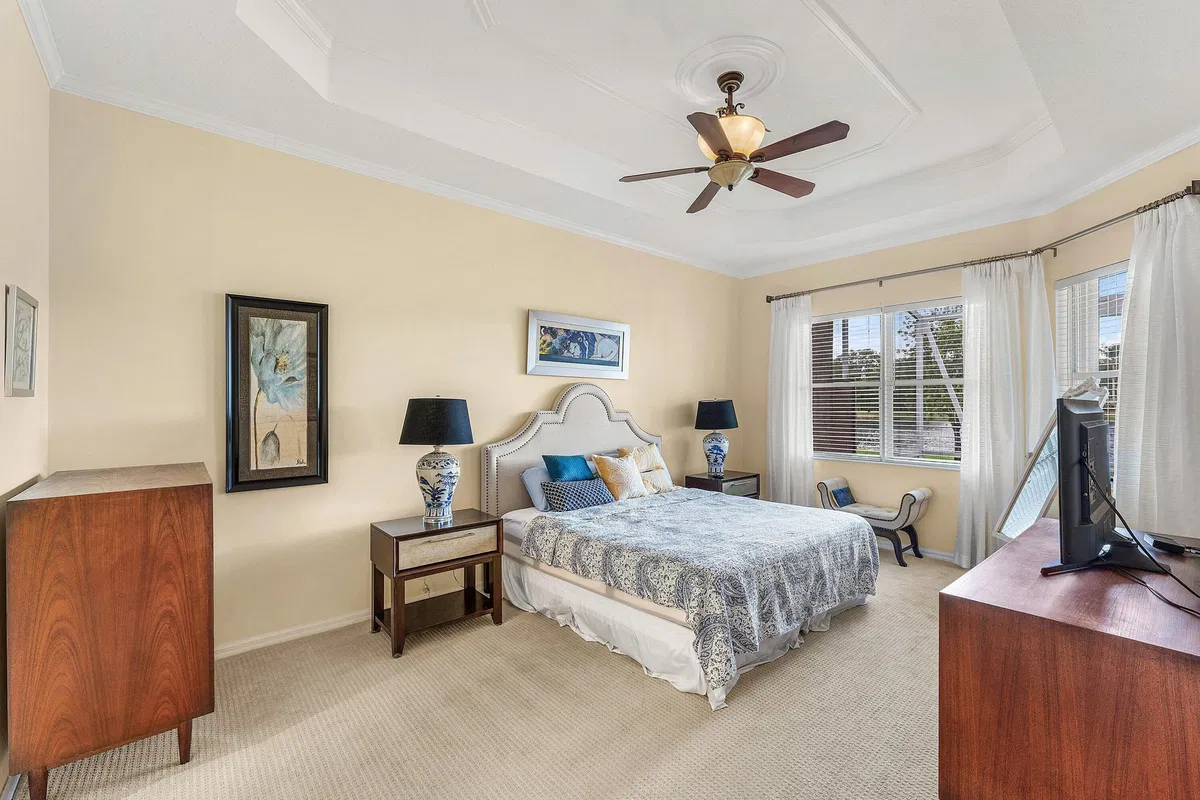 Residence photo 16