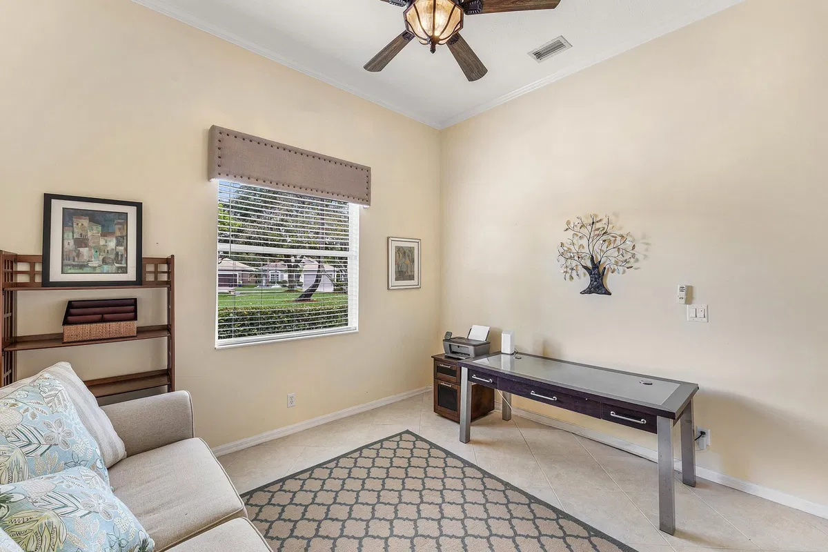 Residence photo 22