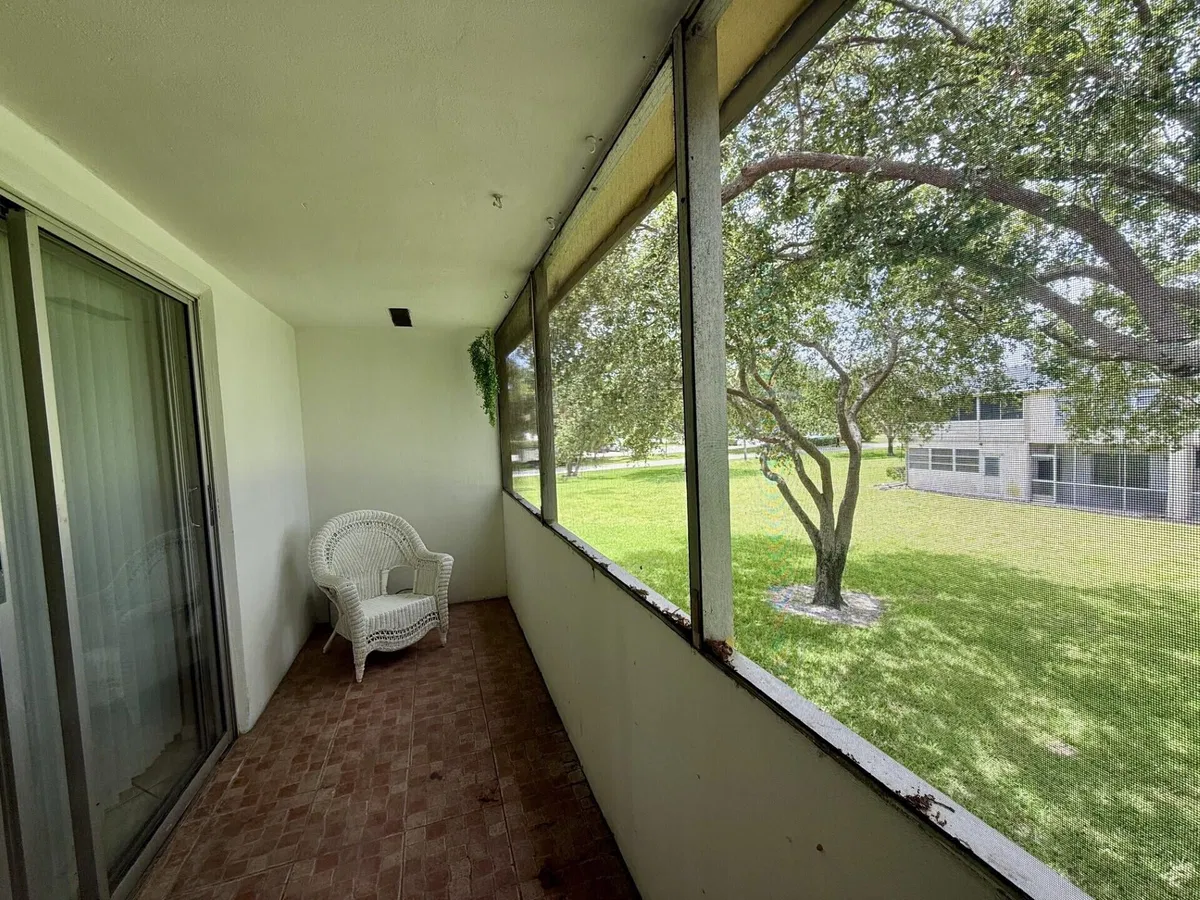 Unit 134 photo 7