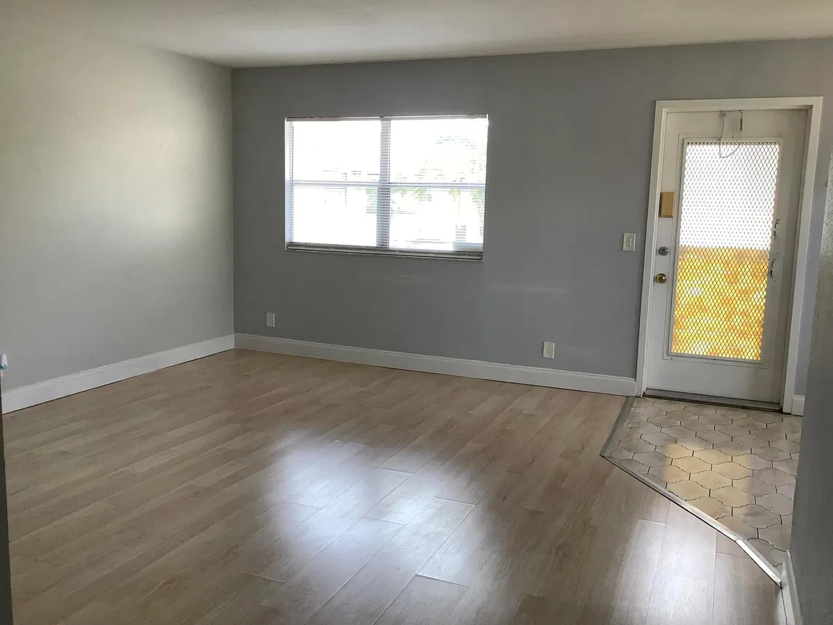 Unit 189 photo 7