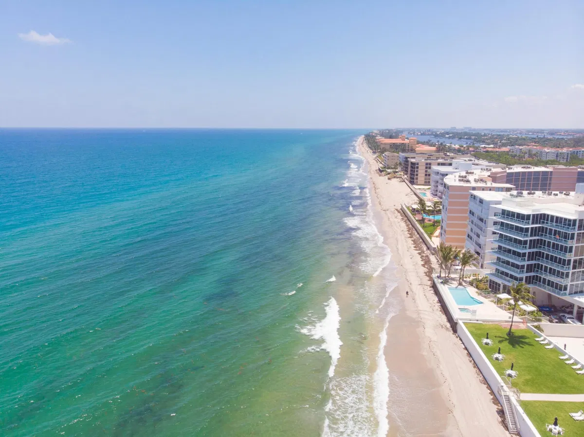 Unit 909 photo 34