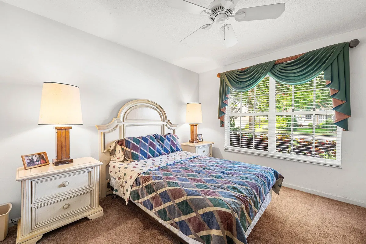 Residence photo 25