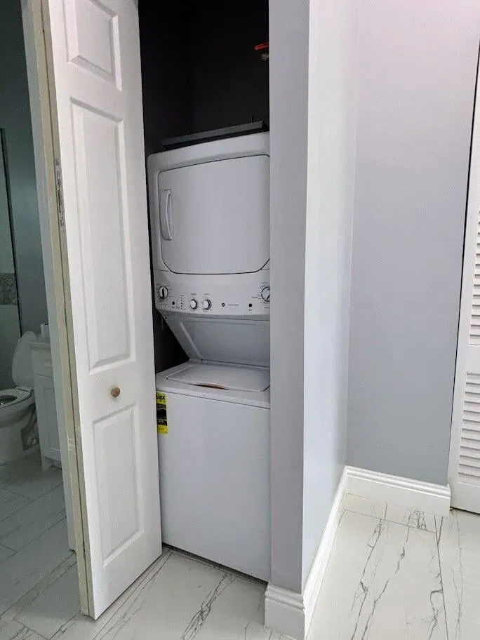  Unit Side House photo 13