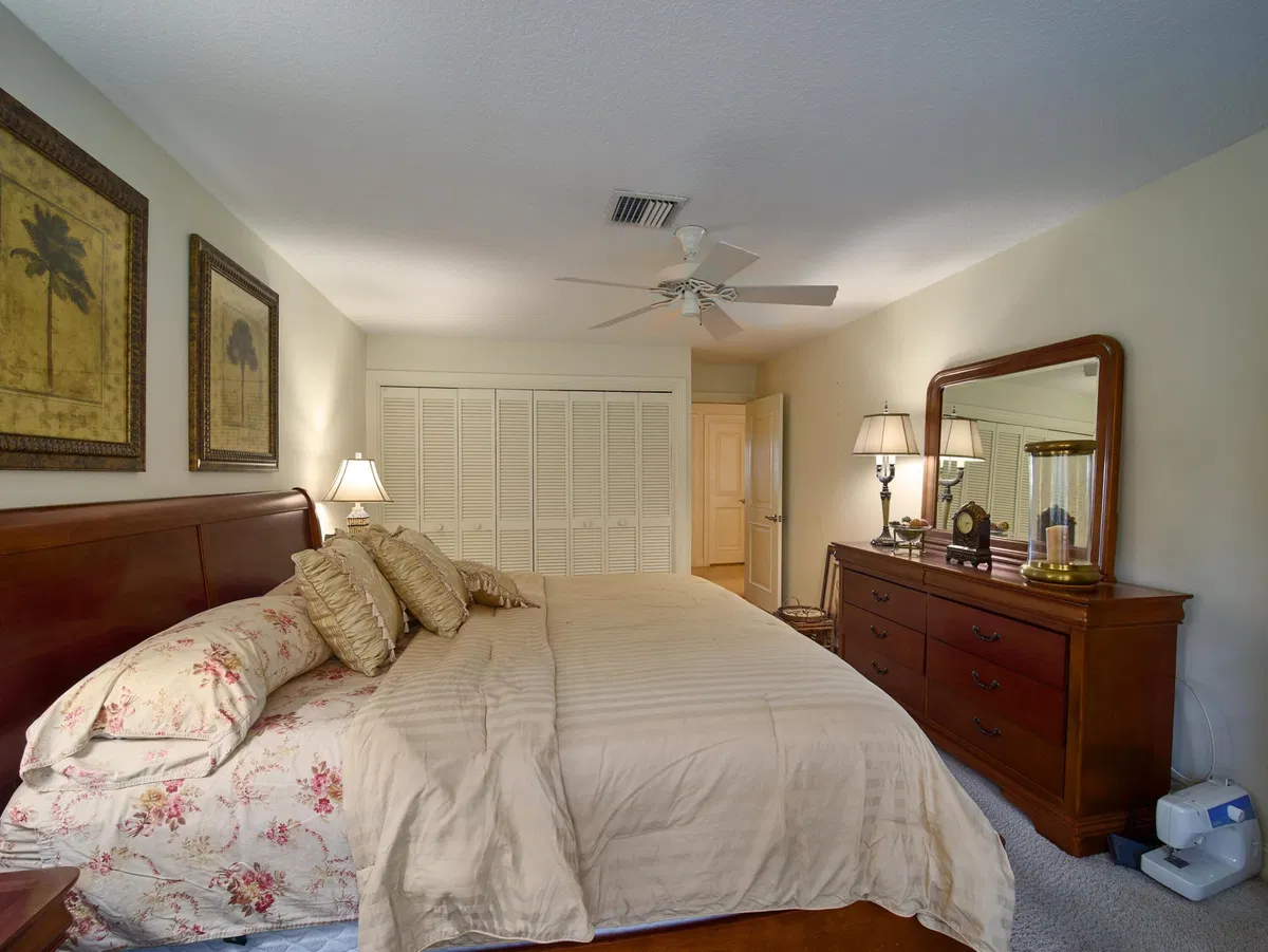 Eastpointe Country Club Residence photo 22