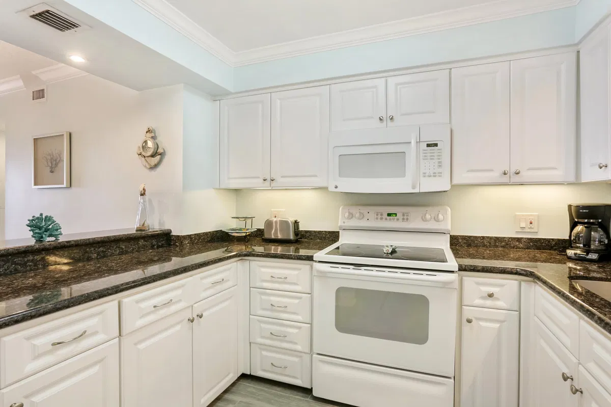 Unit 206 photo 10