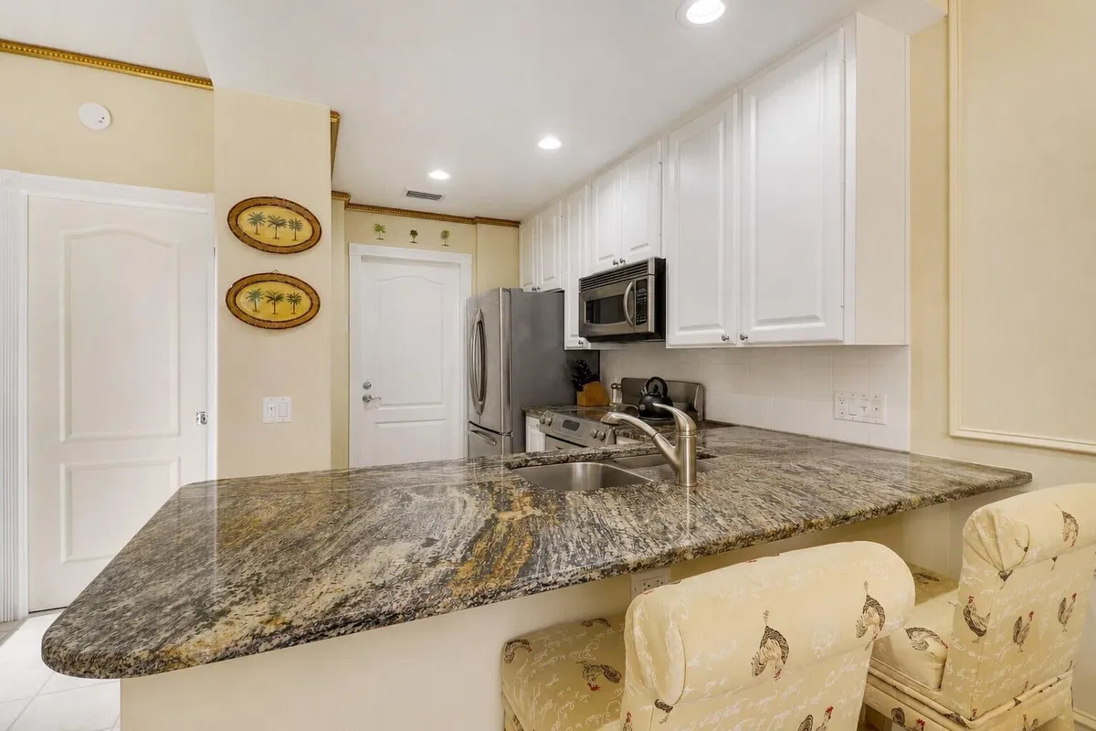  Residence photo 10