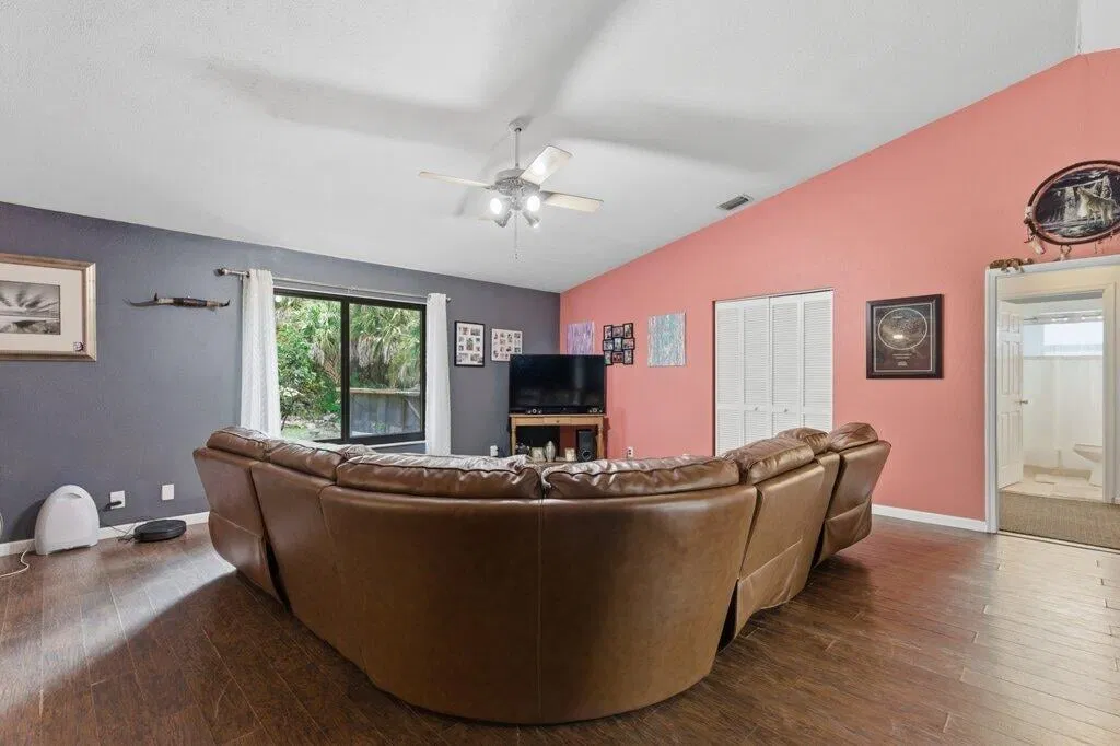 Residence photo 19