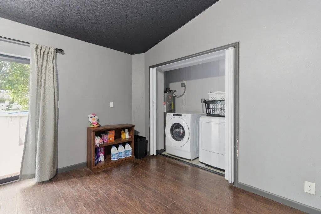 Residence photo 37