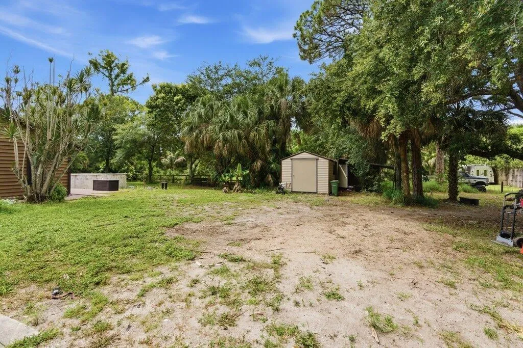 Residence photo 43