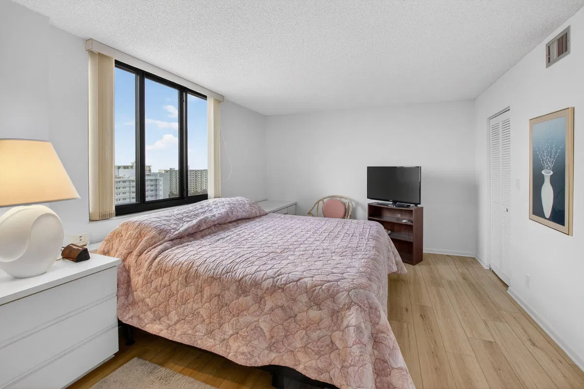 3420 S Ocean Unit 12t photo 25