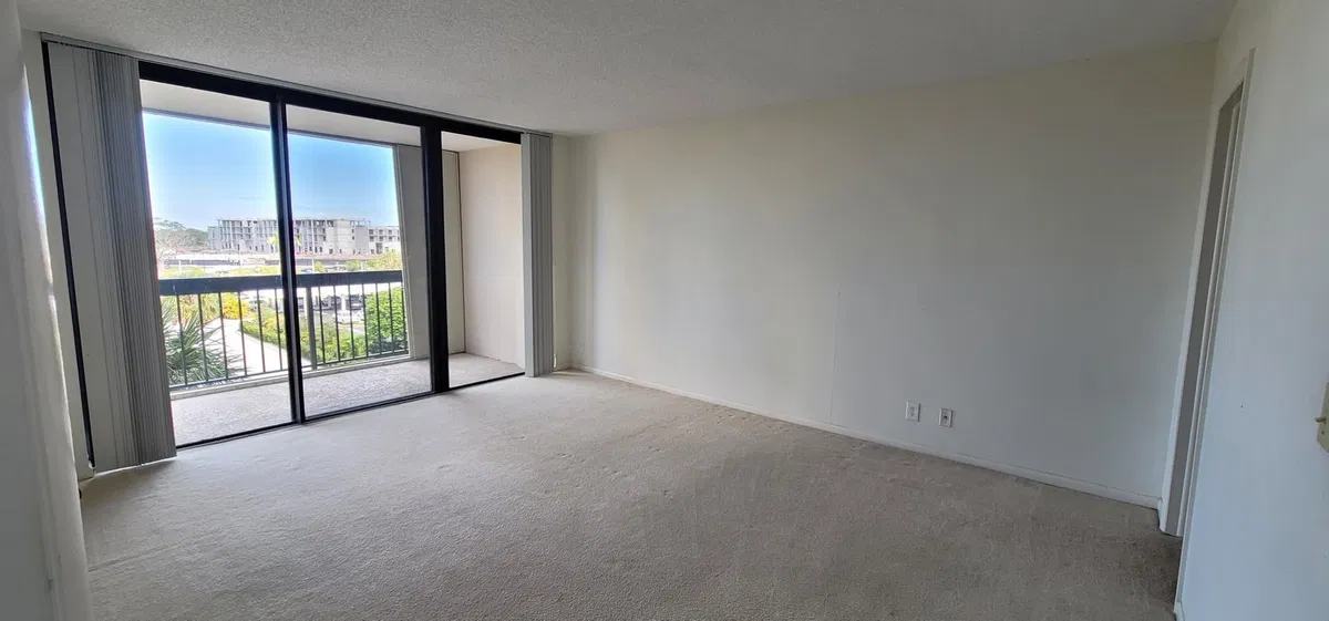 Presidential Place Unit 402 photo 10