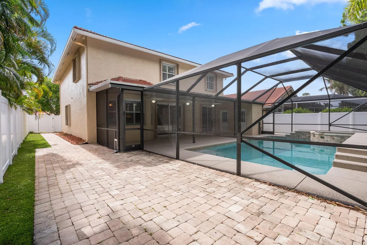 Residence photo 43