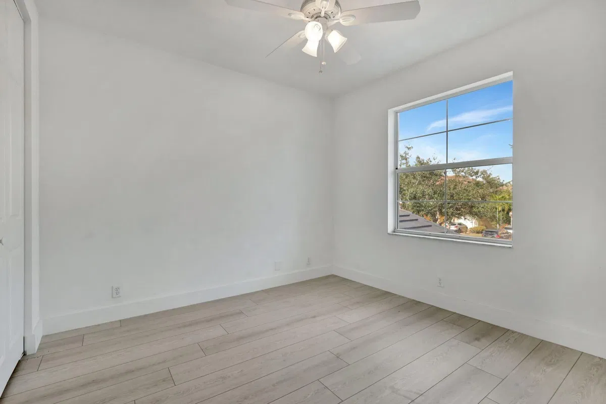 Residence photo 34