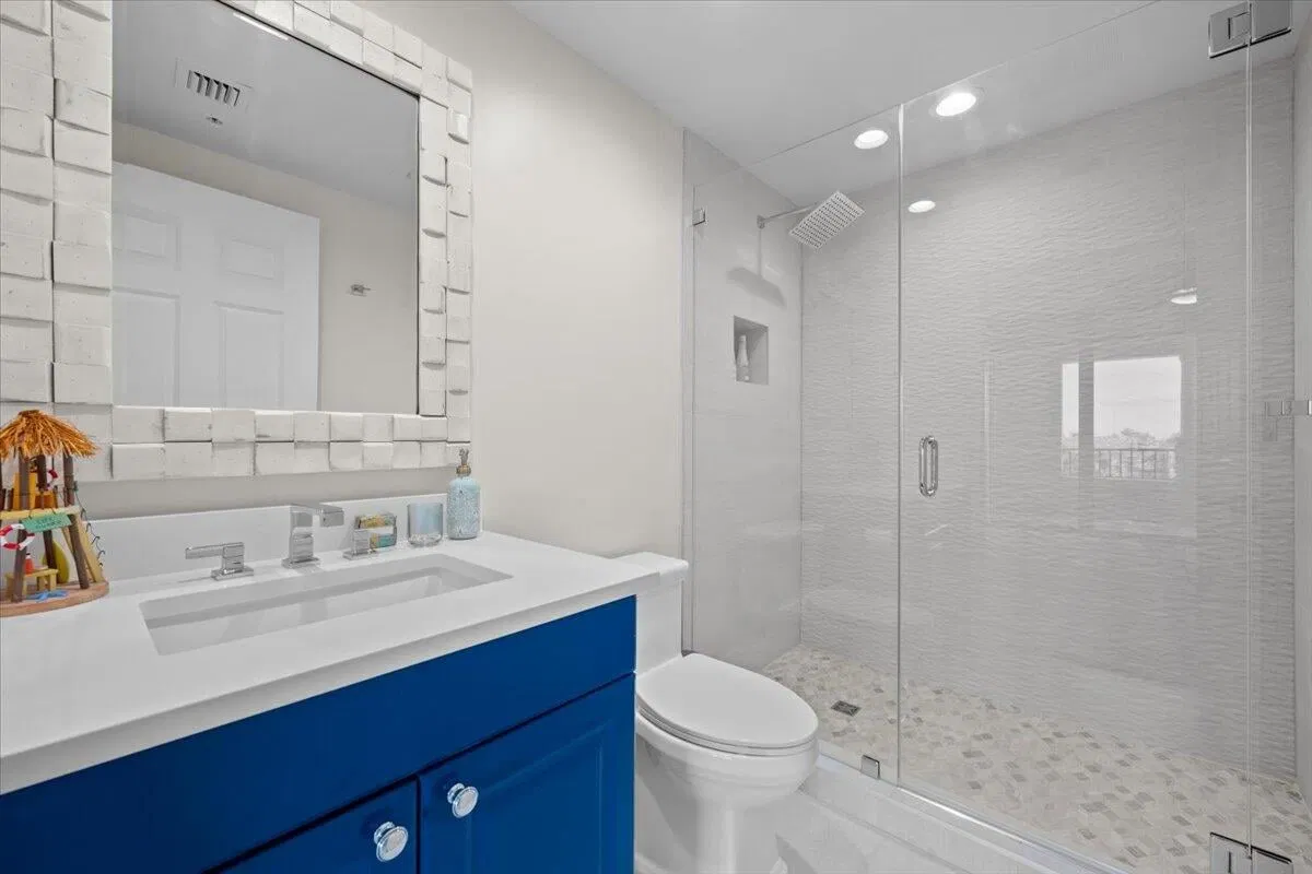 Unit 402 photo 28