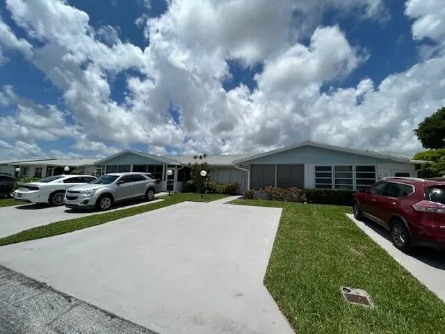Residence photo 16