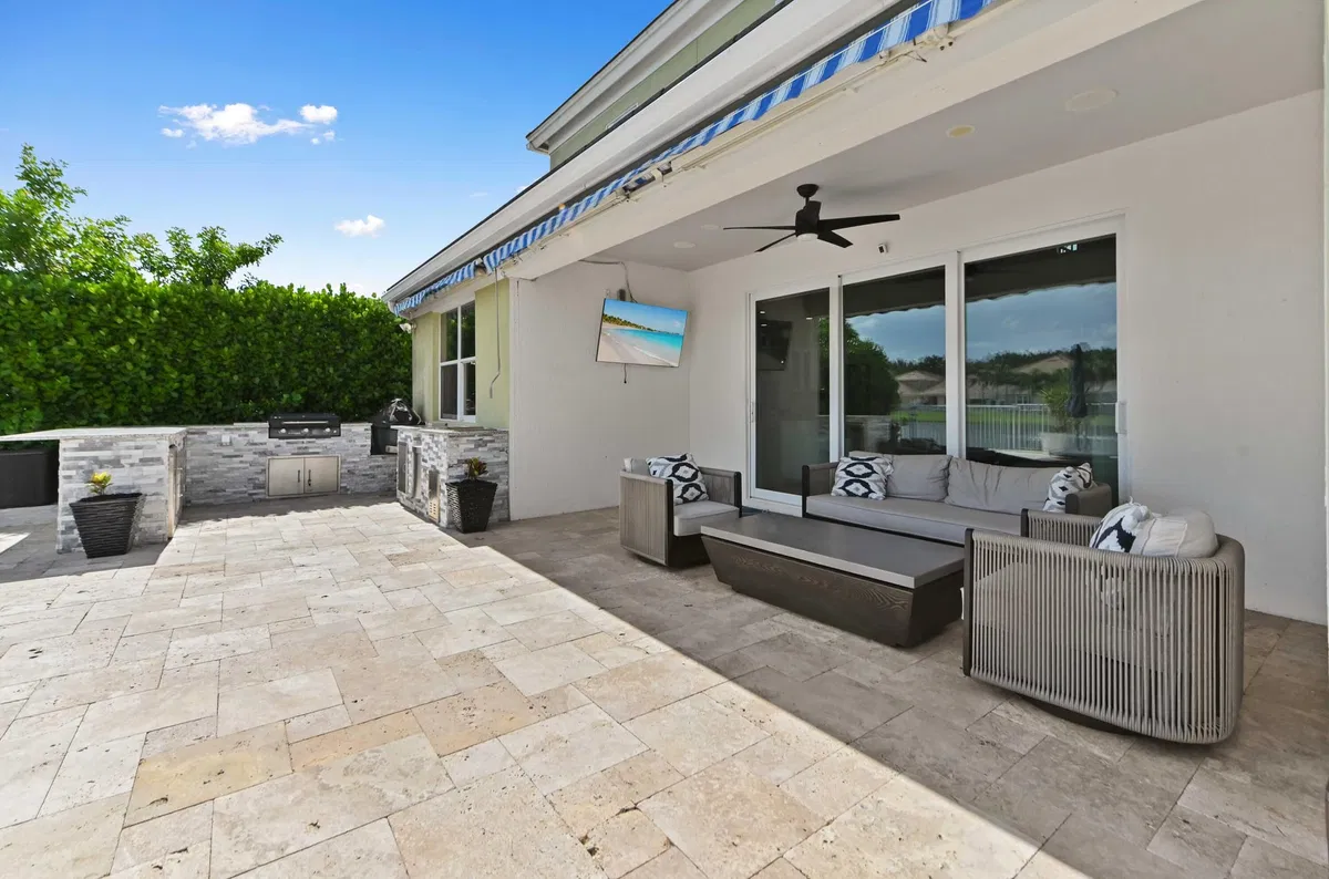 Residence photo 4