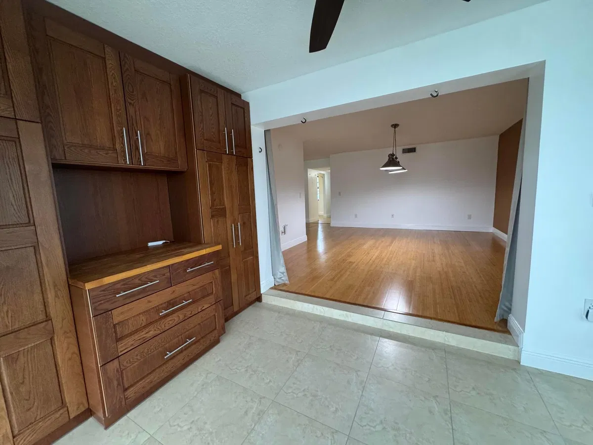 Unit 101 photo 22