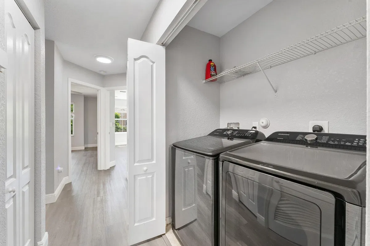 Residence photo 16