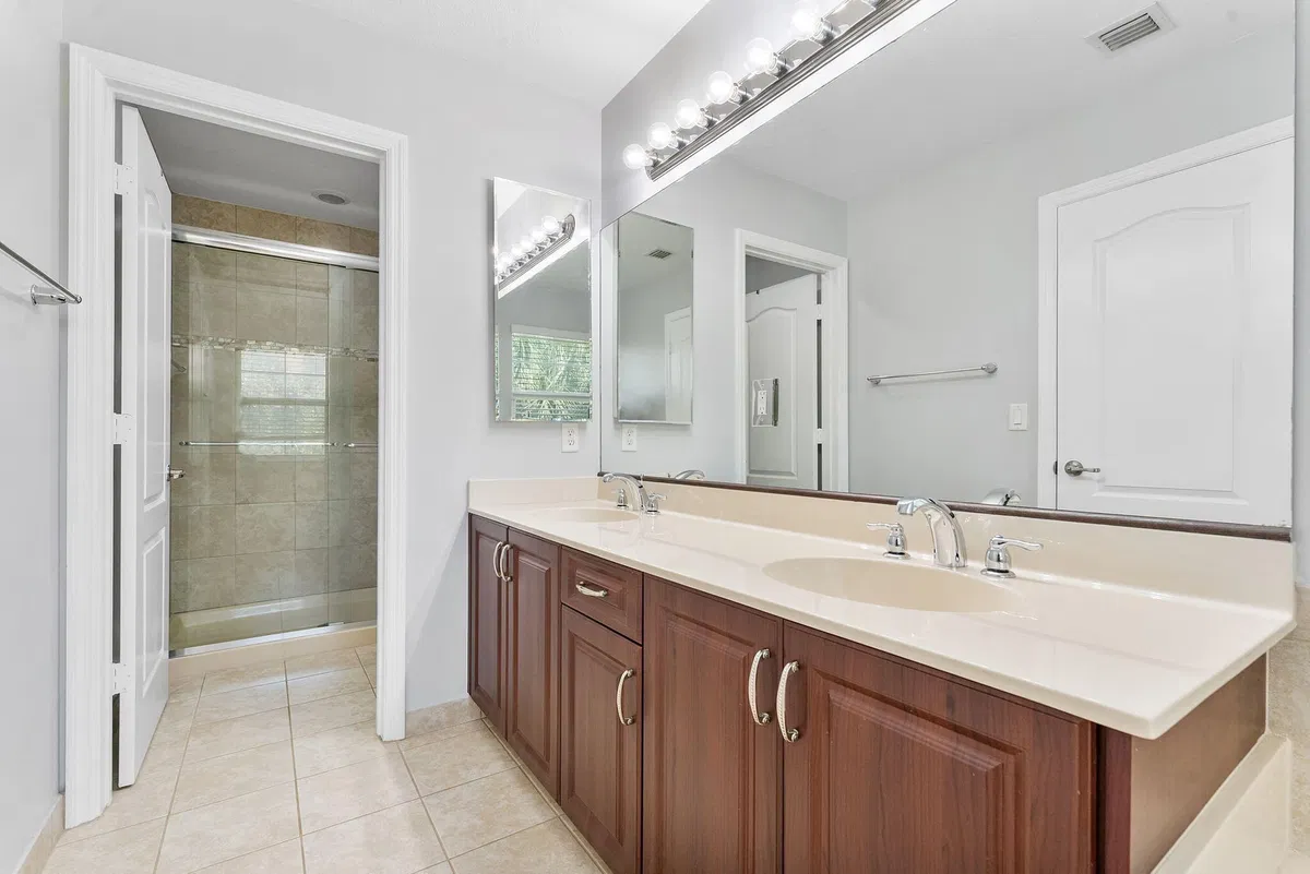 Residence photo 25