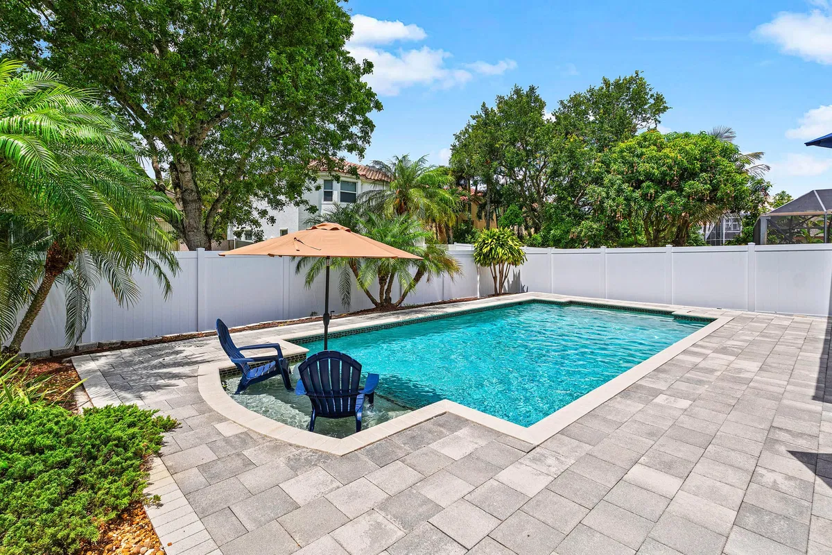 Residence photo 19