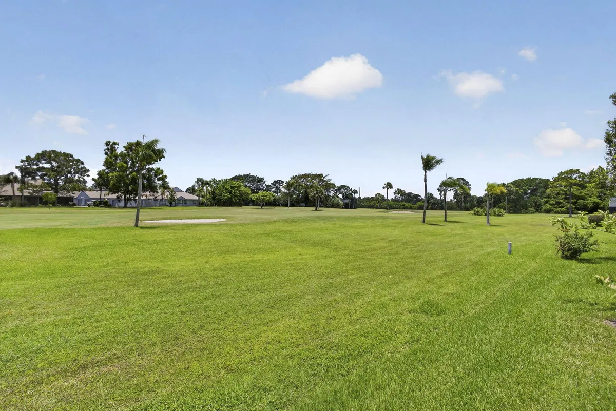 Residence photo 4