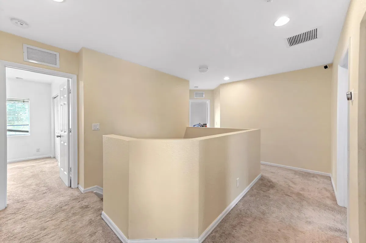 Residence photo 16