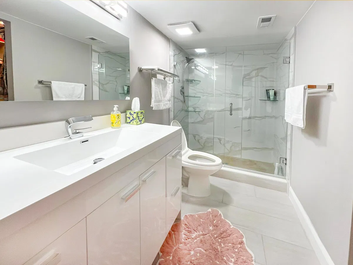 Unit 102 photo 19