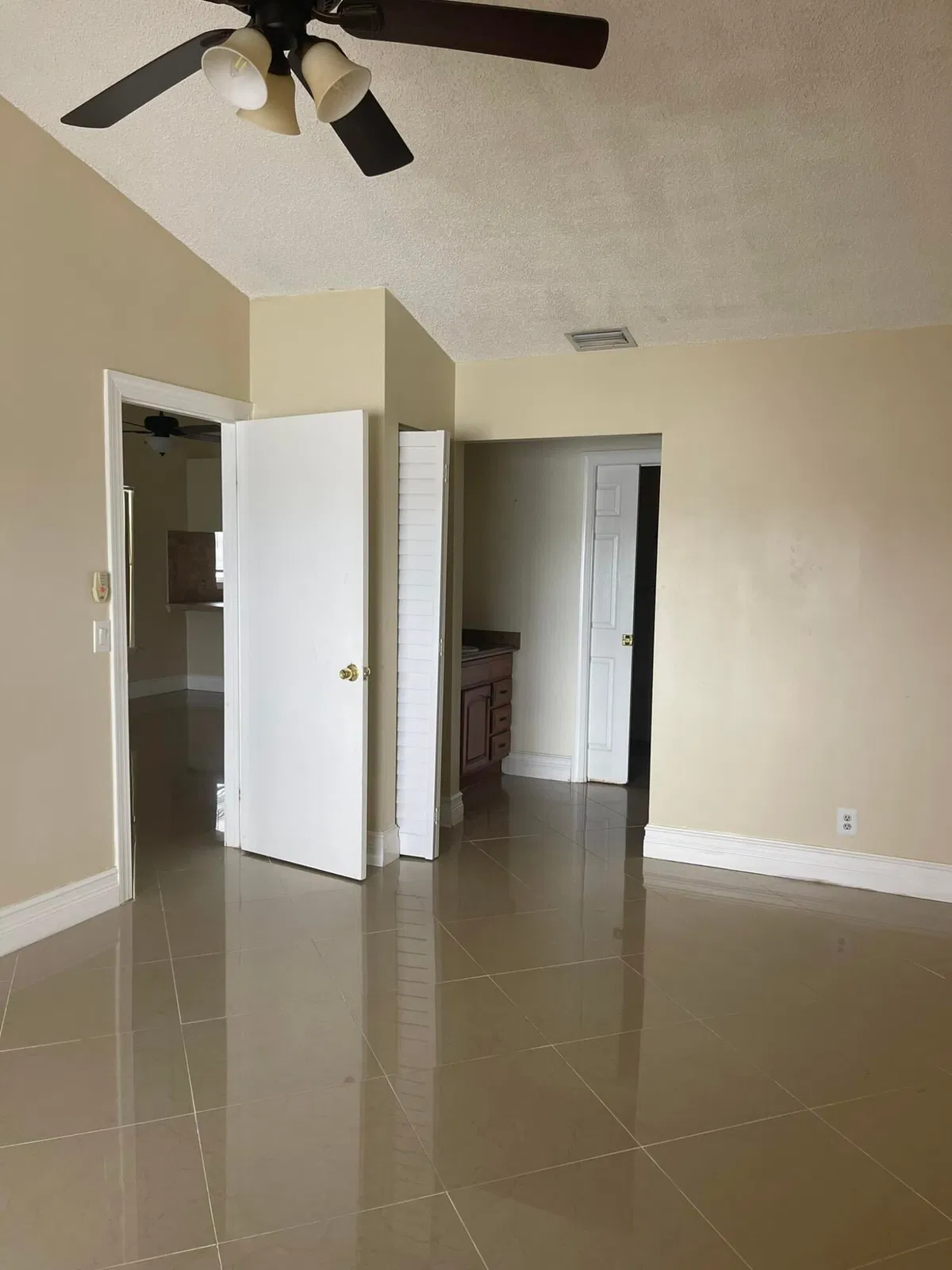  Residence photo 25