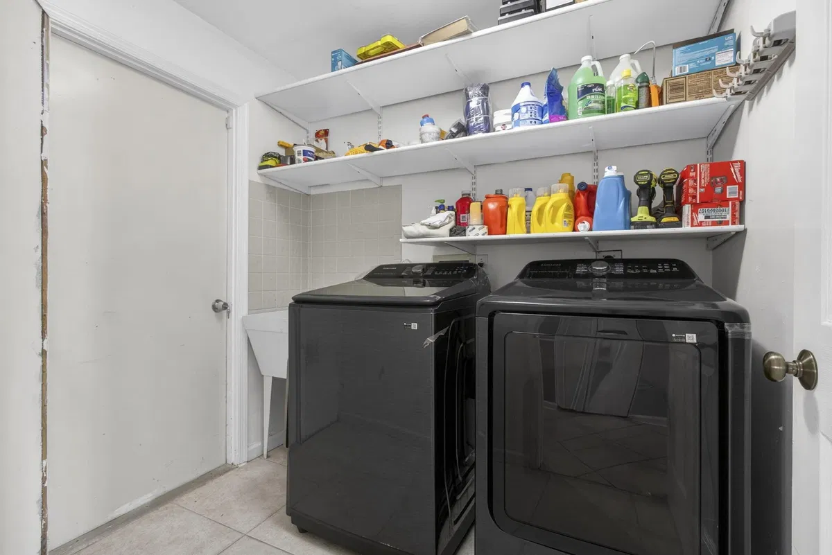 Residence photo 19