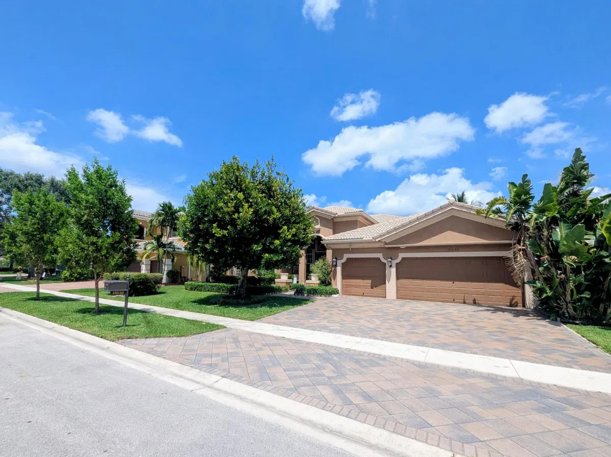 Residence photo 61
