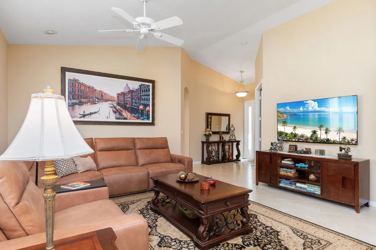 Residence photo 4