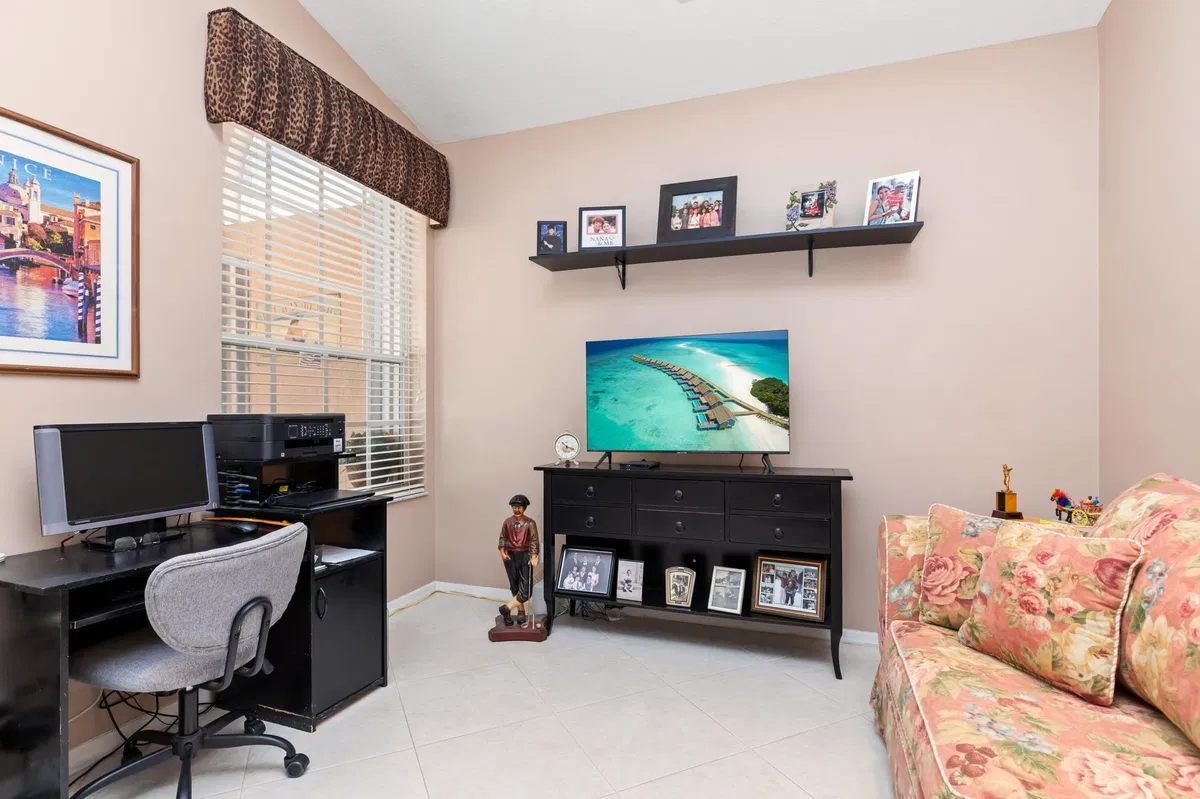 Residence photo 19