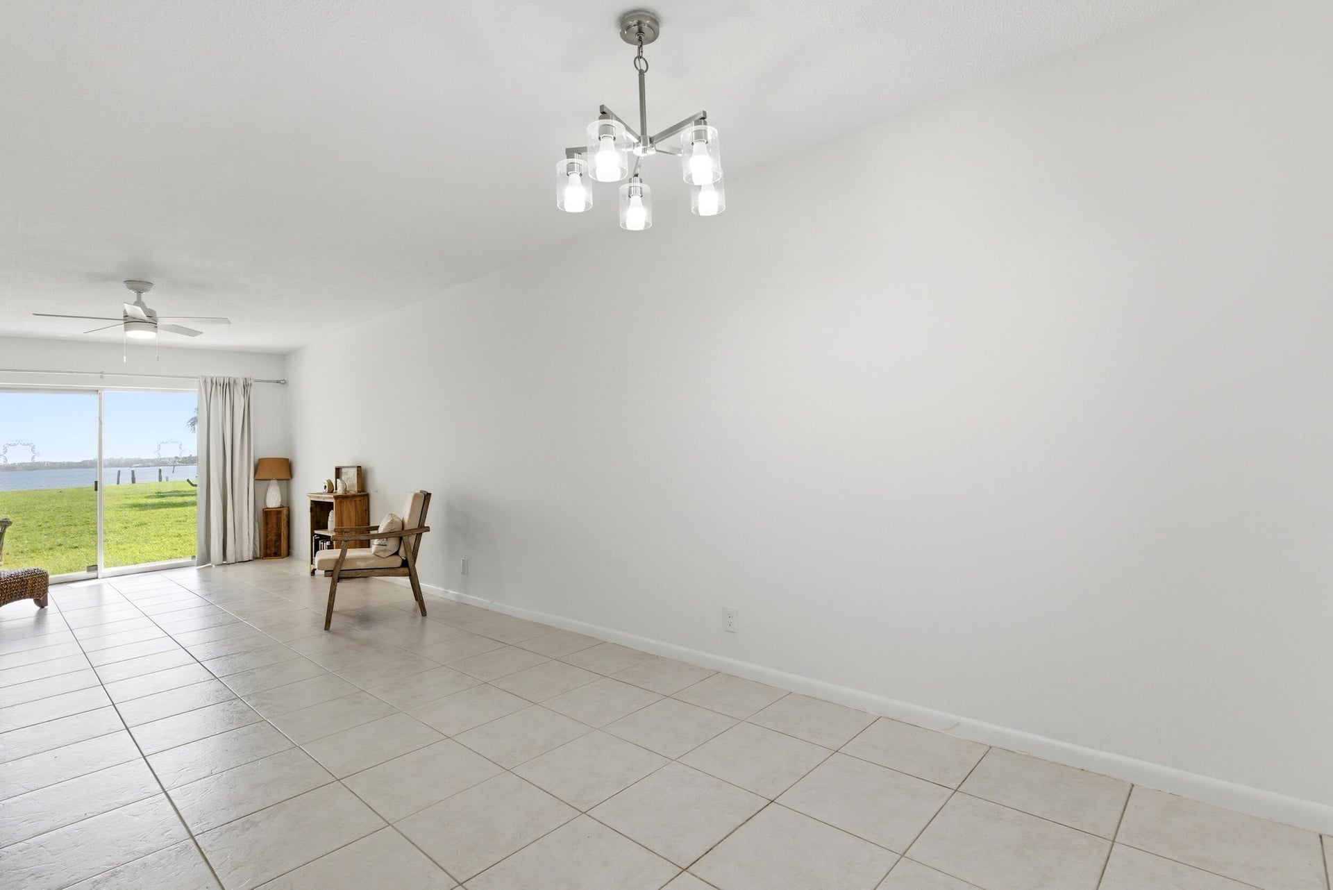 Unit 104 photo 4